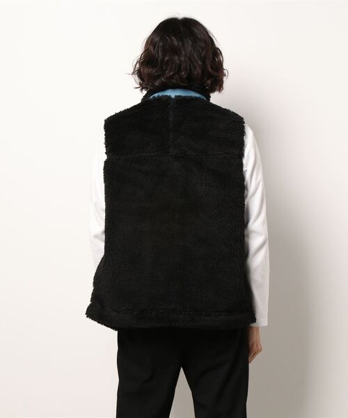 チチカカ（チチカカ）の「シャギーボア配色ベスト 【ユニセックス】（ベスト・メンズ・ブラック/オフホワイト・MEDIUM/LARGE）」の4枚目の写真