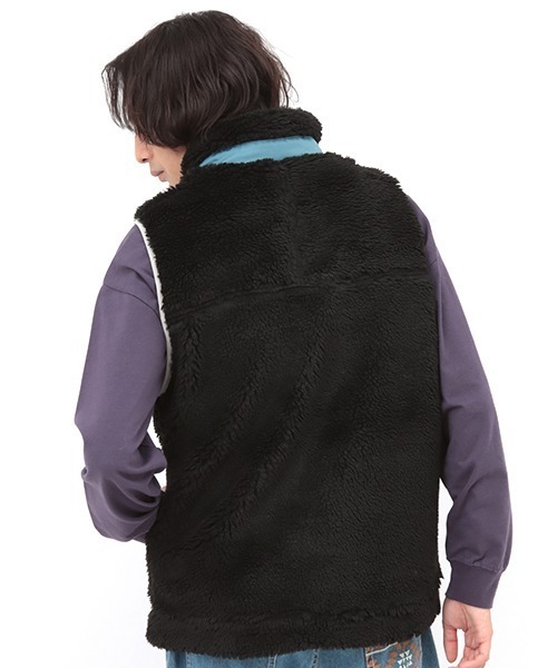 チチカカ（チチカカ）の「シャギーボア配色ベスト 【ユニセックス】（ベスト・メンズ・ブラック/オフホワイト・MEDIUM/LARGE）」の15枚目の写真