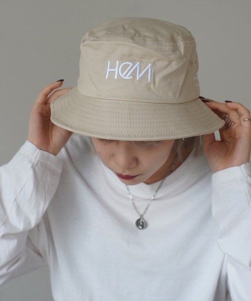 HeM（ヘム）の「【 HeM / ヘム 】 刺繍 ロゴ バケット ハット（ハット・レディース・ネイビー系/ホワイト系その他/ブラック/ベージュ/ブラック系その他/ホワイト・FREE）」の6枚目の写真