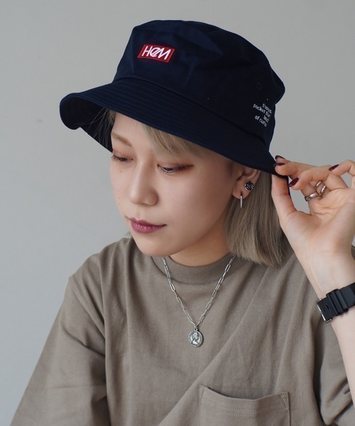 HeM（ヘム）の「【 HeM / ヘム 】 刺繍 ロゴ バケット ハット（ハット・レディース・ネイビー系/ホワイト系その他/ブラック/ベージュ/ブラック系その他/ホワイト・FREE）」の15枚目の写真