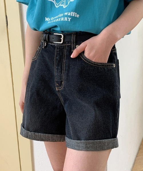 muahmuah(ムーアムーア)の「『muah muah/ムーアムーア』BASIC ROLL-UP DENIM HALF PANTS/ベーシック ロールアップ ショートデニムパンツ(デニムパンツ・レディース・ブラック/ブルー/ライトブルー・S/M)」の2枚目の写真