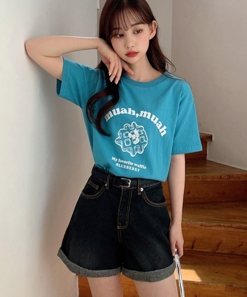 muahmuah(ムーアムーア)の「『muah muah/ムーアムーア』BASIC ROLL-UP DENIM HALF PANTS/ベーシック ロールアップ ショートデニムパンツ(デニムパンツ・レディース・ブラック/ブルー/ライトブルー・S/M)」の6枚目の写真