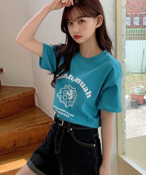 muahmuah(ムーアムーア)の「『muah muah/ムーアムーア』BASIC ROLL-UP DENIM HALF PANTS/ベーシック ロールアップ ショートデニムパンツ(デニムパンツ・レディース・ブラック/ブルー/ライトブルー・S/M)」の5枚目の写真