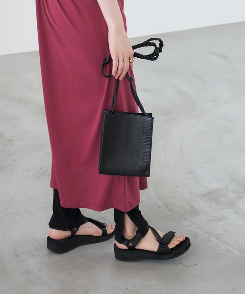 Chaco closet（チャコ クローゼット）の「シンプルコットンリブスリット入りレギンス（レギンス/スパッツ・レディース・ブラック/グレー/オフホワイト・FREE）」の2枚目の写真