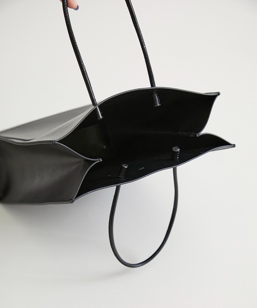 YAHKI（ヤーキ）の「【YAHKI(ヤーキ)】YH-398/レザートートバッグ（トートバッグ・レディース・ブラック/ベージュ・FREE）」の8枚目の写真