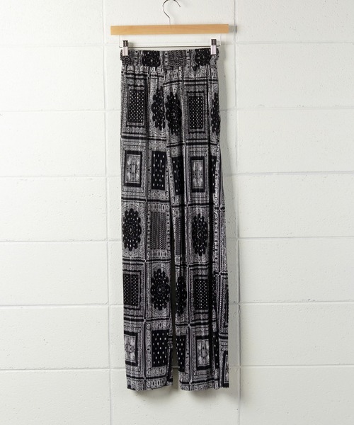 me+em select(ミームセレクト)の「ペイズリースリットプリーツパンツ【数量限定】(その他パンツ・レディース・ブラック/アイボリー・FREE)」の22枚目の写真