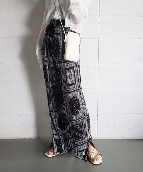 me+em select(ミームセレクト)の「ペイズリースリットプリーツパンツ【数量限定】(その他パンツ・レディース・ブラック/アイボリー・FREE)」の7枚目の写真