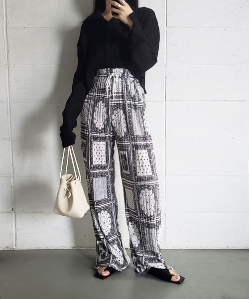 me+em select(ミームセレクト)の「ペイズリースリットプリーツパンツ【数量限定】(その他パンツ・レディース・ブラック/アイボリー・FREE)」の5枚目の写真