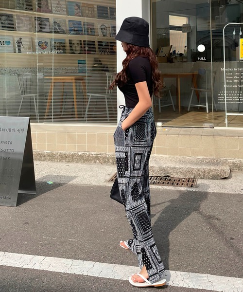 me+em select(ミームセレクト)の「ペイズリースリットプリーツパンツ【数量限定】(その他パンツ・レディース・ブラック/アイボリー・FREE)」の14枚目の写真