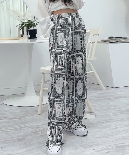 me+em select(ミームセレクト)の「ペイズリースリットプリーツパンツ【数量限定】(その他パンツ・レディース・ブラック/アイボリー・FREE)」の18枚目の写真