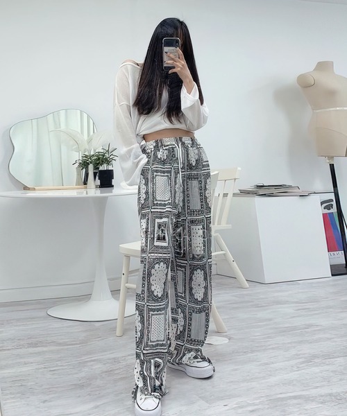 me+em select(ミームセレクト)の「ペイズリースリットプリーツパンツ【数量限定】(その他パンツ・レディース・ブラック/アイボリー・FREE)」の19枚目の写真