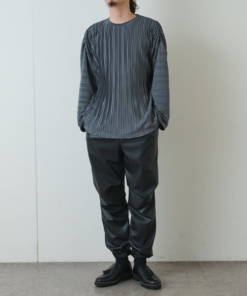 Lui's(ルイス)の「プリーツ ビッグシルエットカットソー(スウェット・メンズ・ブラック/グレー・FREE)」の18枚目の写真