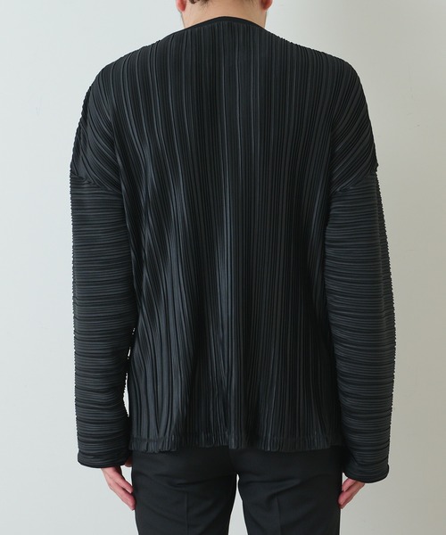 Lui's(ルイス)の「プリーツ ビッグシルエットカットソー(スウェット・メンズ・ブラック/グレー・FREE)」の16枚目の写真