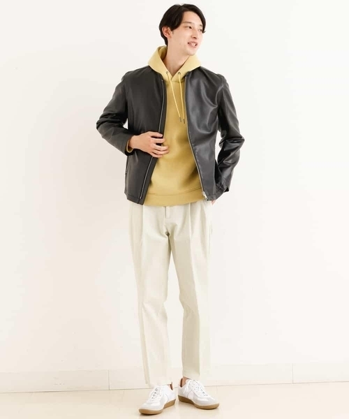 a.v.v(アーヴェヴェ)の「【洗濯機で洗える】フェイクレザーショートブルゾン(ライダースジャケット・メンズ・ライトグレー/ブラック・46/48)」の15枚目の写真