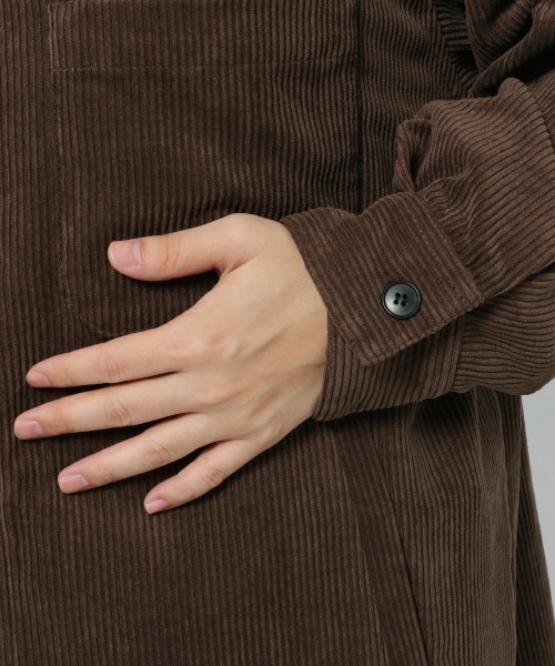 LOWRYS FARM(ローリーズファーム)の「ソフトコーデュロイシャツジャケット 255131(シャツ/ブラウス・メンズ・チャコールグレー/ダークブラウン/グリーン・MEDIUM/LARGE)」の18枚目の写真