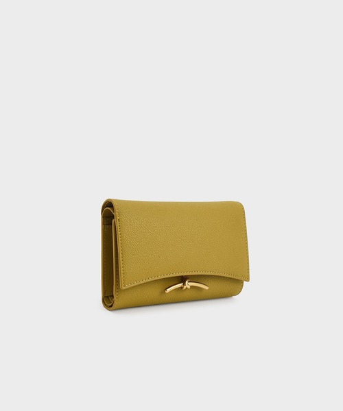 CHARLES & KEITH(チャールズ & キース)の「Huxley ハクスリー メタリックアクセントフロントフラップウォレット(財布・レディース・ブラック/マスタード/スモークピンク/ブルーグリーン・XXS)」の16枚目の写真