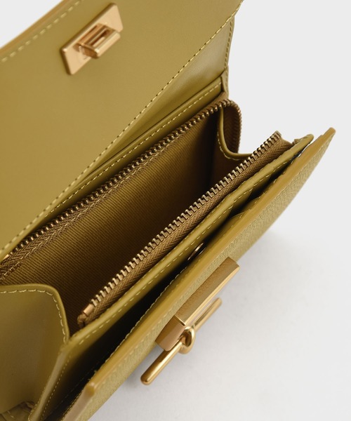 CHARLES & KEITH(チャールズ & キース)の「Huxley ハクスリー メタリックアクセントフロントフラップウォレット(財布・レディース・ブラック/マスタード/スモークピンク/ブルーグリーン・XXS)」の19枚目の写真