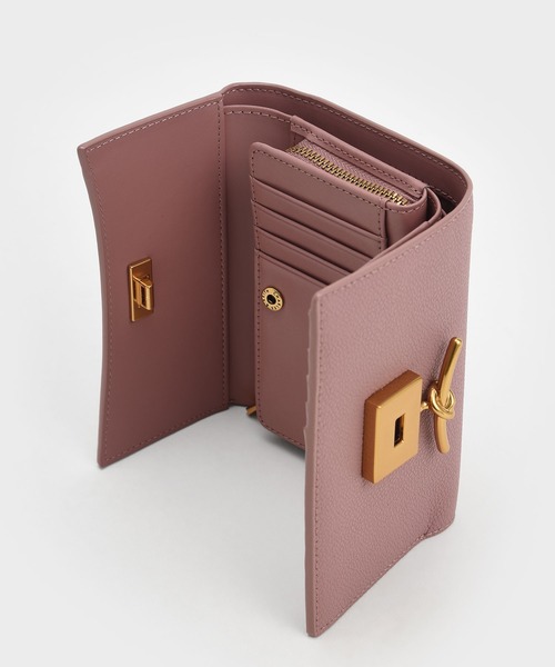 CHARLES & KEITH(チャールズ & キース)の「Huxley ハクスリー メタリックアクセントフロントフラップウォレット(財布・レディース・ブラック/マスタード/スモークピンク/ブルーグリーン・XXS)」の14枚目の写真