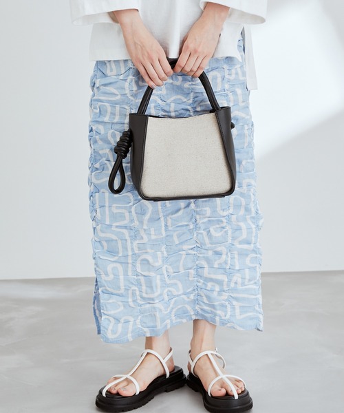 ADAM ET ROPE'（アダムエロペ）の「【一部直営店舗・WEB限定】むすびミニバッグ（ハンドバッグ・レディース・ブラック/オフホワイト/グレー系その他/キャメル・FREE）」の19枚目の写真