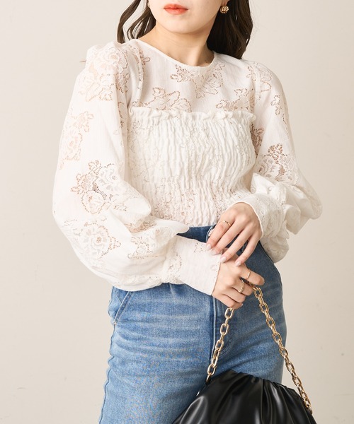 Chico（チコ）の「フロントデザインシャーリングレースブラウス