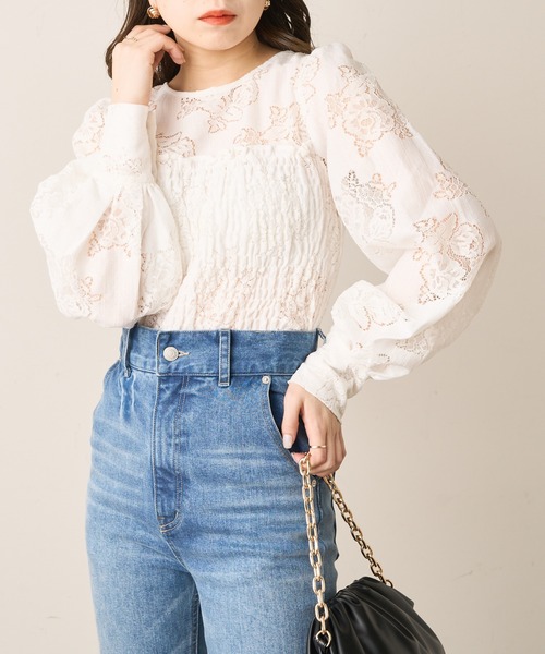 Chico（チコ）の「フロントデザインシャーリングレースブラウス（シャツ/ブラウス・レディース・ホワイト/ピンク/ブルー・FREE）」の9枚目の写真