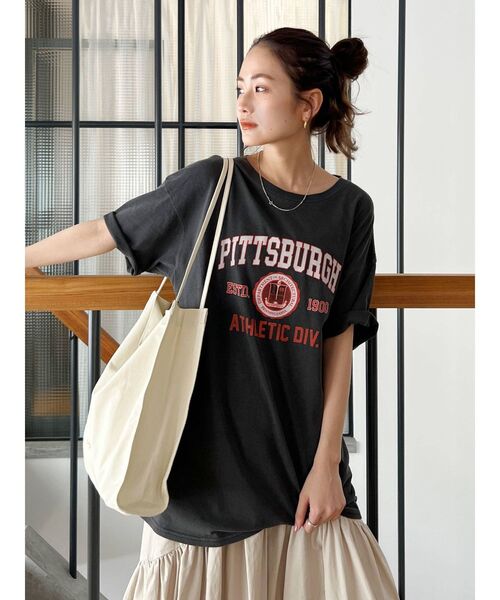 Ungrid(アングリッド)の「カレッジロゴビッグTee(Tシャツ/カットソー・レディース・チャコールグレー/ライトグレー/レッド/グリーン・FREE)」の2枚目の写真