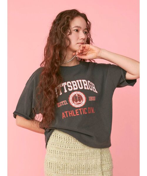 Ungrid(アングリッド)の「カレッジロゴビッグTee(Tシャツ/カットソー・レディース・チャコールグレー/ライトグレー/レッド/グリーン・FREE)」の12枚目の写真