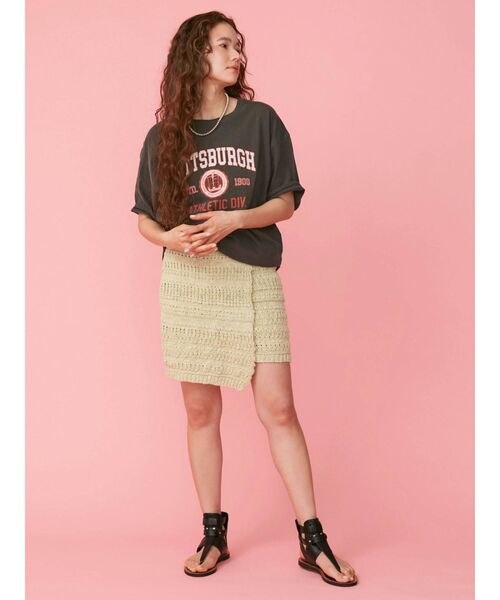 Ungrid(アングリッド)の「カレッジロゴビッグTee(Tシャツ/カットソー・レディース・チャコールグレー/ライトグレー/レッド/グリーン・FREE)」の15枚目の写真