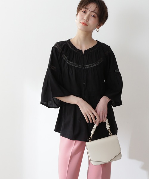 N.(N. Natural Beauty Basic)(エヌエヌナチュラルビューティーベーシック)の「◆ティアードレースチュニックブラウス(シャツ/ブラウス・レディース・イエロー/ブラック/オフホワイト・MEDIUM)」の2枚目の写真