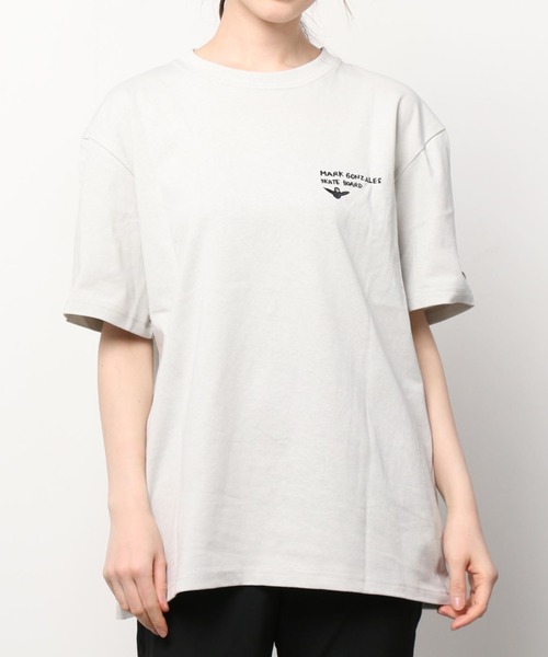 (What it isNt)ART BY MARKGONZALES(ワットイットイズント)の「(What it isNt) ART BY MARKGONZALES/(ワットイットイズント) アートバイマークゴンザレス ビッグシルエット バックプリント カレッジ グラフィック イラスト Tシャツ(Tシャツ/カットソー・メンズ・ホワイト/ライトグレー/ブラック・M/L/XL)」の6枚目の写真