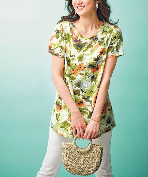 BELLUNA PLUS(ベルーナ)の「美人顔シルエットプリントプルオーバー(Tシャツ/カットソー・レディース・ブラック/ターコイズブルー/その他1/その他2/グリーン系その他・X-LARGE/MEDIUM/LARGE)」の9枚目の写真