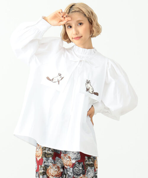 mmts（マミタス）の「mmts / 猫刺繍襟 ボリューム ブラウス