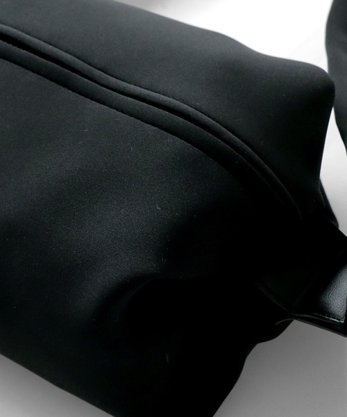 antiqua（アンティカ）の「ウェットスーツ素材マシュマロバッグ（ショルダーバッグ・レディース・ブラック・FREE）」の15枚目の写真