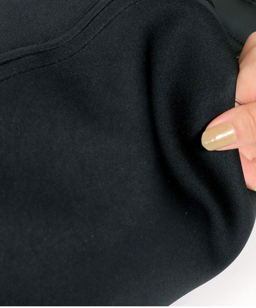 antiqua（アンティカ）の「ウェットスーツ素材マシュマロバッグ（ショルダーバッグ・レディース・ブラック・FREE）」の16枚目の写真