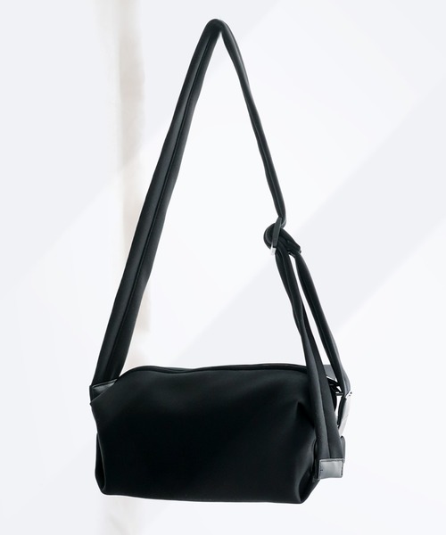 antiqua（アンティカ）の「ウェットスーツ素材マシュマロバッグ（ショルダーバッグ・レディース・ブラック・FREE）」の10枚目の写真