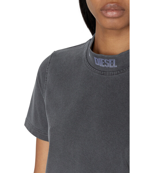 DIESEL(ディーゼル)の「レディース 半袖Tシャツ ロゴ(Tシャツ/カットソー・レディース・ブラック/ホワイト/ピンク・SMALL/MEDIUM/X-LARGE/LARGE)」の11枚目の写真