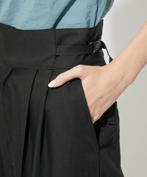 CITY TOKYO（シティトウキョウ）の「サイドバックルツータックパンツ（その他パンツ・レディース・ブラック/キャメル・2/1）」の22枚目の写真