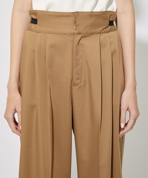 CITY TOKYO（シティトウキョウ）の「サイドバックルツータックパンツ（その他パンツ・レディース・ブラック/キャメル・2/1）」の5枚目の写真