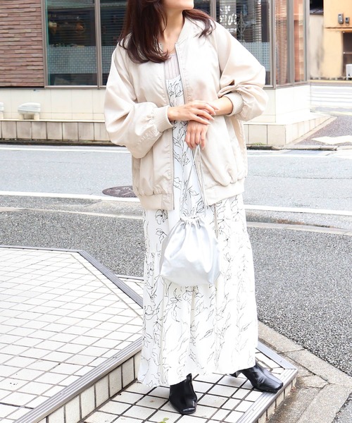 Social GIRL（ソーシャルガール）の「シャーリングMA-1ブルゾン（MA-1・レディース・ブラック/オフホワイト/カーキ・M/L）」の7枚目の写真