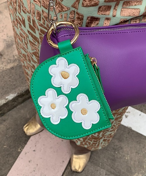 Casselini（キャセリーニ）の「Casselini(キャセリーニ)モチーフコインケース（コインケース・レディース・ブラック/グリーン/レッド/シルバー/ピンク・FREE）」の3枚目の写真