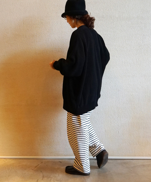 JOURNAL STANDARD LUXE（ジャーナルスタンダード　ラックス）の「COTTONアゼ Vネックカーディガン（ニット/セーター・レディース・ブラック/レッド・FREE）」の18枚目の写真