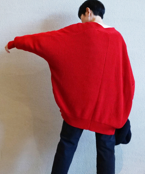 JOURNAL STANDARD LUXE（ジャーナルスタンダード　ラックス）の「COTTONアゼ Vネックカーディガン（ニット/セーター・レディース・ブラック/レッド・FREE）」の5枚目の写真