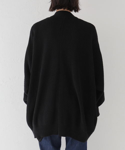 JOURNAL STANDARD LUXE（ジャーナルスタンダード　ラックス）の「COTTONアゼ Vネックカーディガン（ニット/セーター・レディース・ブラック/レッド・FREE）」の8枚目の写真