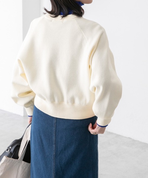 BONLECILL(ボンルシール)の「フロントロゴ刺繍 クロップドニットプルオーバー(ニット/セーター・レディース・グレー/アイボリー/ネイビー/レッド・FREE)」の8枚目の写真