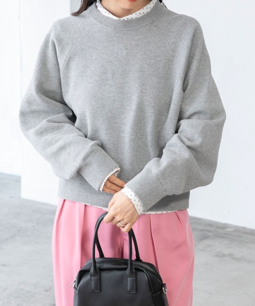 BONLECILL(ボンルシール)の「フロントロゴ刺繍 クロップドニットプルオーバー(ニット/セーター・レディース・グレー/アイボリー/ネイビー/レッド・FREE)」の14枚目の写真