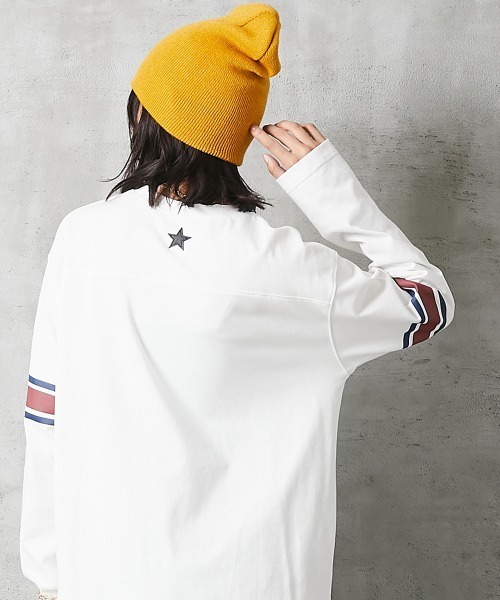 GEVS.(ジェイヴィス)の「<大きいサイズ> 綿100%袖ラインロングスリーブTシャツ GEVS.(Tシャツ/カットソー・レディース・ブラック/オフホワイト・3L/5L/LL/4L/L)」の4枚目の写真