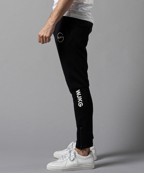 wjk（ダヴルジェイケイ）の「mp10523--GOLF-WJKG- 3D pants テーパード