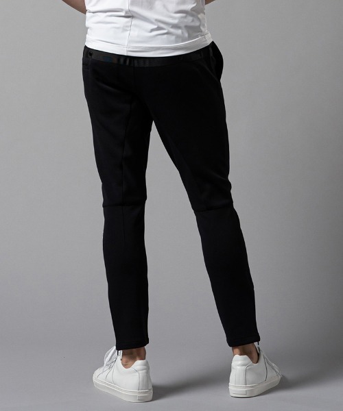 wjk（ダヴルジェイケイ）の「mp10523--GOLF-WJKG- 3D pants テーパード