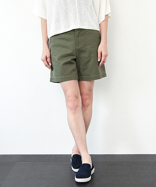 Demi-Luxe BEAMS（デミルクス ビームス）の「Demi-Luxe BEAMS / コットンチノ ショートパンツ（その他パンツ・レディース・オフホワイト/カーキ/ネイビー・38/36）」の2枚目の写真