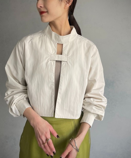 &g'aime（アンジェム）の「【&g’aime】スタンドカラーブラウス（シャツ/ブラウス・レディース・ブルー/アイボリー/チャコール・FREE）」の2枚目の写真